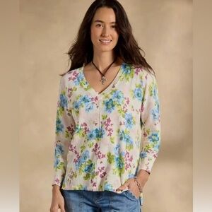 💐 NWT SUNDANCE CATALOG
JOHANNA Floral Lightweight Sweater V Neck